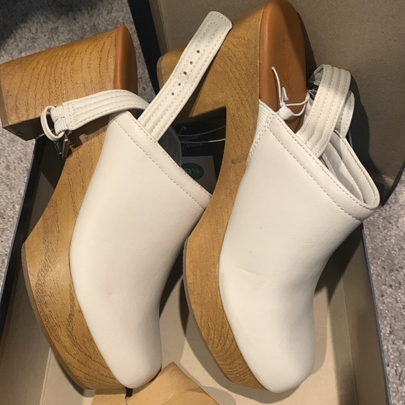 Universal Thread White Watson Memory Foam Heels - Picture 13 of 15